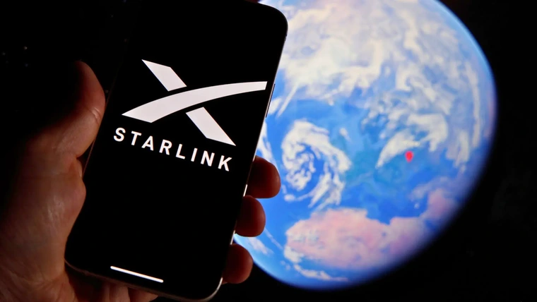 Smartphone with Direct Starlink connectivity